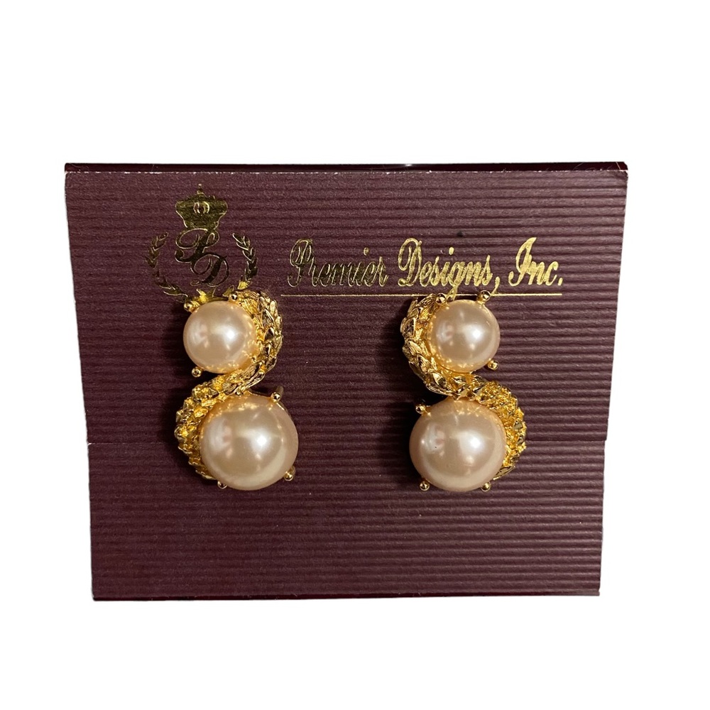Vintage Pearl Swirl Clip On Premier Designs Earrings